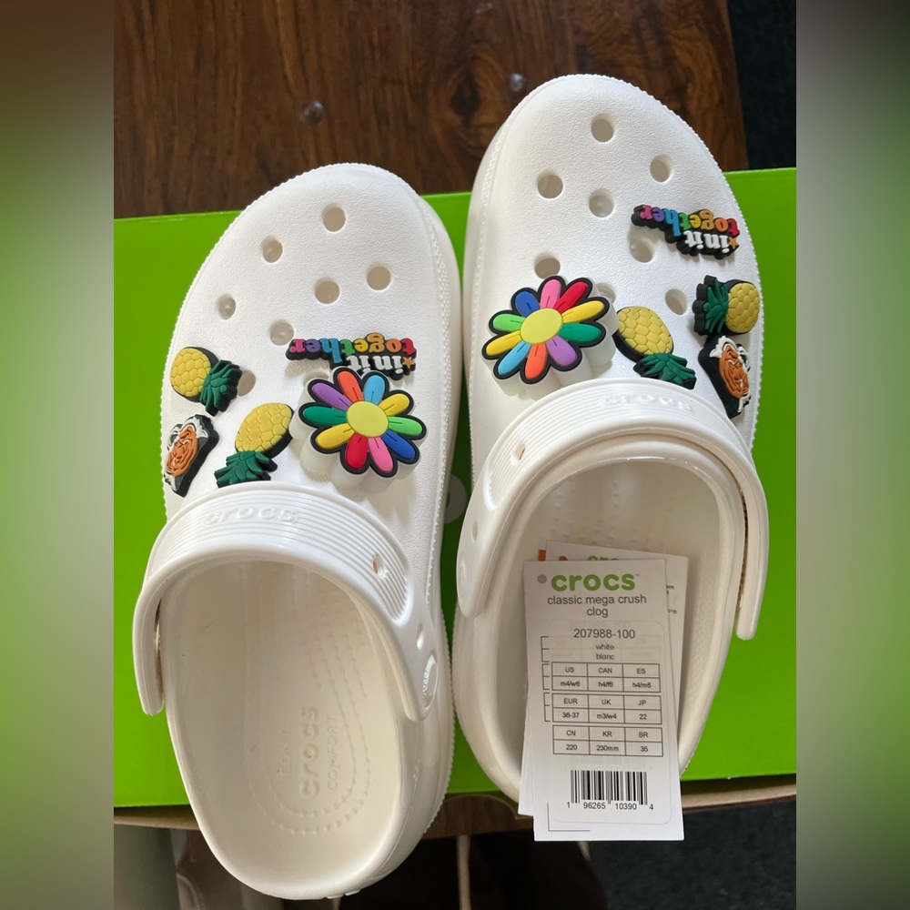Crocs brand new accessories included unisex men 04 women 06 size